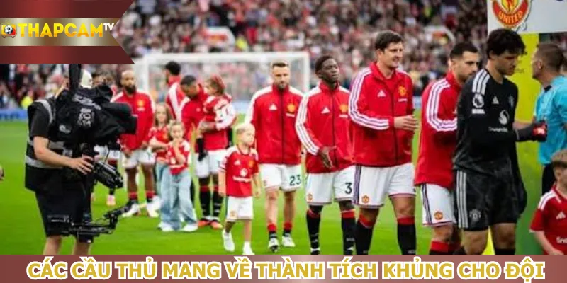 cac-cau-thu-mang-ve-thanh-tich-khung-cho-doi